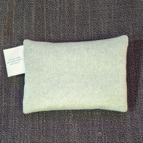 Clio Mint Green Soft Makeup Bag Pouch - Picture 2 of 3